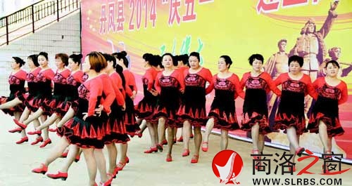 丹鳳縣總工會為豐富全縣職工節(jié)日文化生活內容