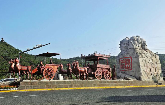 商洛城市標(biāo)志建筑——商山四皓主題雕塑