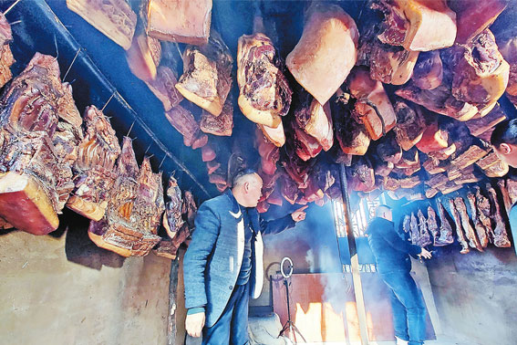 臘肉做成“年味”大產(chǎn)業(yè)