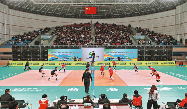 第十五屆全國運動會排球項目資格賽(女子成年組)商洛賽區(qū)比賽在市體育館拉開戰(zhàn)幕