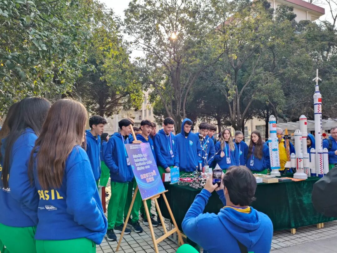 從賽場(chǎng)切磋到文化共賞，U15排球健兒走進(jìn)商洛校園→