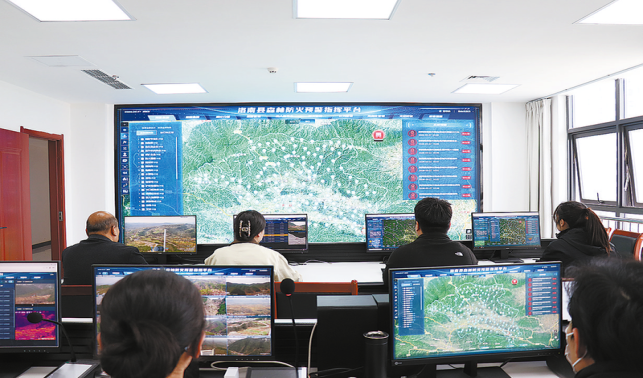 硬科技筑起森林“防火墻”