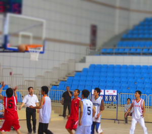 體育館舉行首場測試賽 設(shè)備運(yùn)轉(zhuǎn)正常