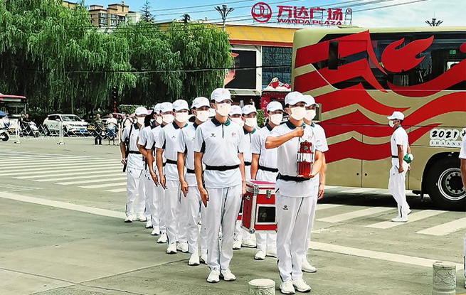 十四運(yùn)會(huì)和殘?zhí)貖W會(huì)圣火抵達(dá)商洛