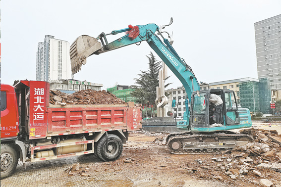 商洛市區(qū)中心廣場(chǎng)進(jìn)行全封閉提升改造