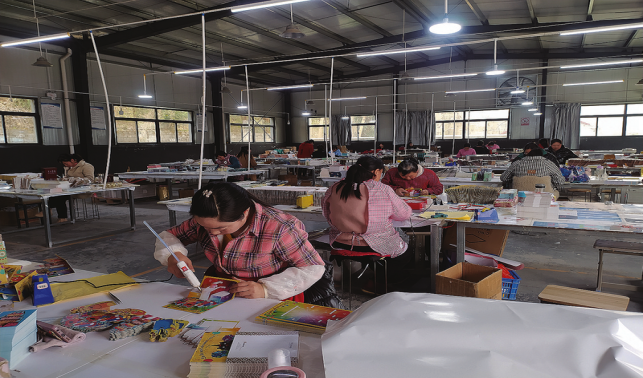 企業(yè)引進來 群眾富起來