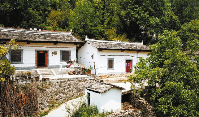 大山深處的百年石板房