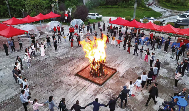 激活消費(fèi)“一池春水”