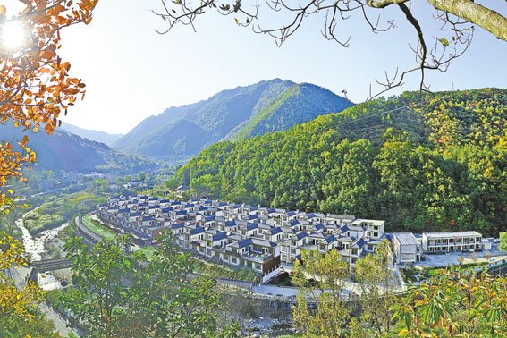 奮楫十年結(jié)碩果 風(fēng)勁潮涌再揚(yáng)帆